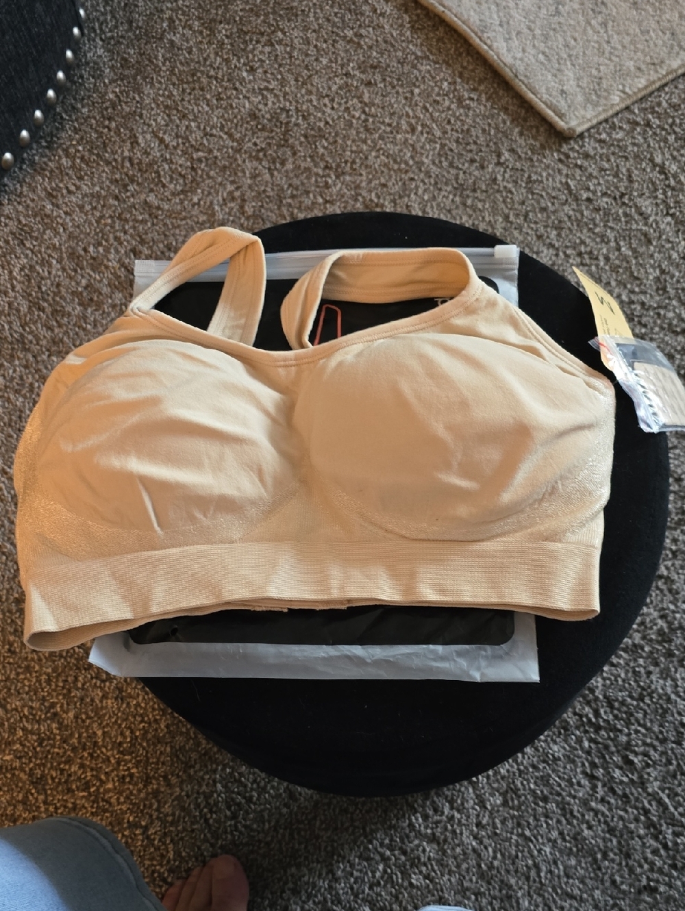 NWT Truekind Seamless Light Support Bra in Nude